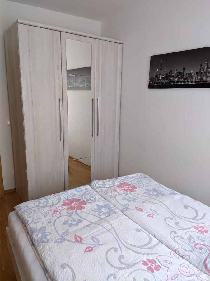 Apartments Ivana With The Pool Rovinjsko Selo Exterior foto