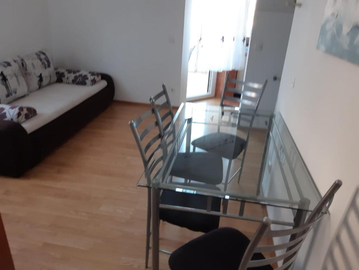 Apartments Ivana With The Pool Rovinjsko Selo Exterior foto
